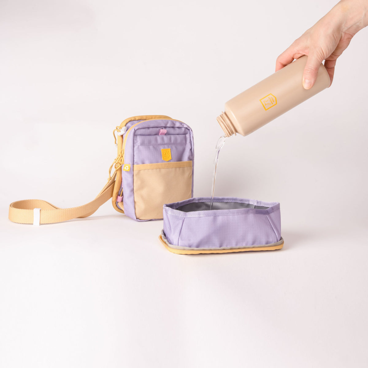 Woolly Wolf Hydration Shoulder Bag + FREE WATER BOTTLE