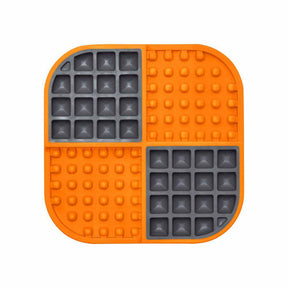 LickiMat Slomo svart-orange 20 x 20 cm för hundar